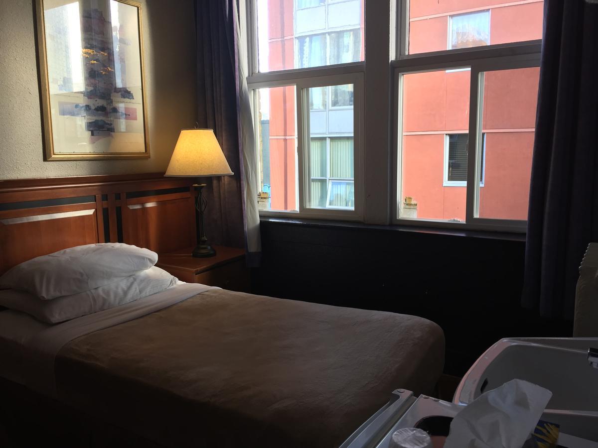 Hotel Ambassador Ванкувер Екстер'єр фото