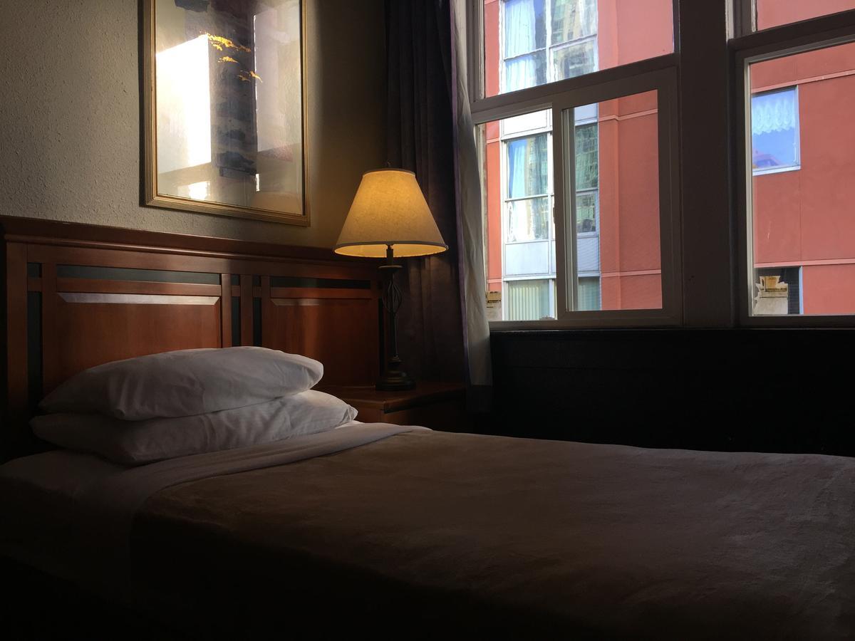 Hotel Ambassador Ванкувер Екстер'єр фото