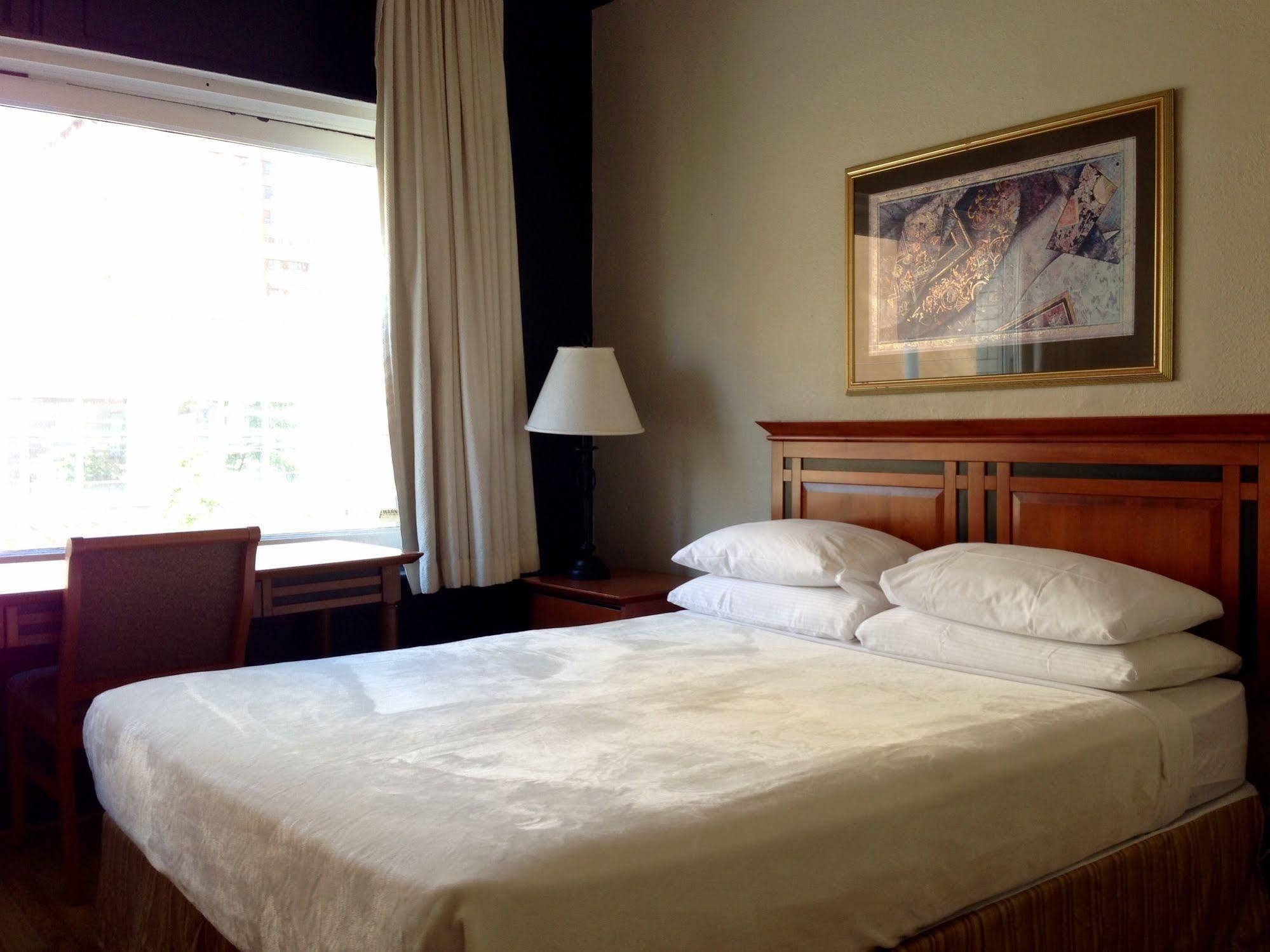 Hotel Ambassador Ванкувер Екстер'єр фото